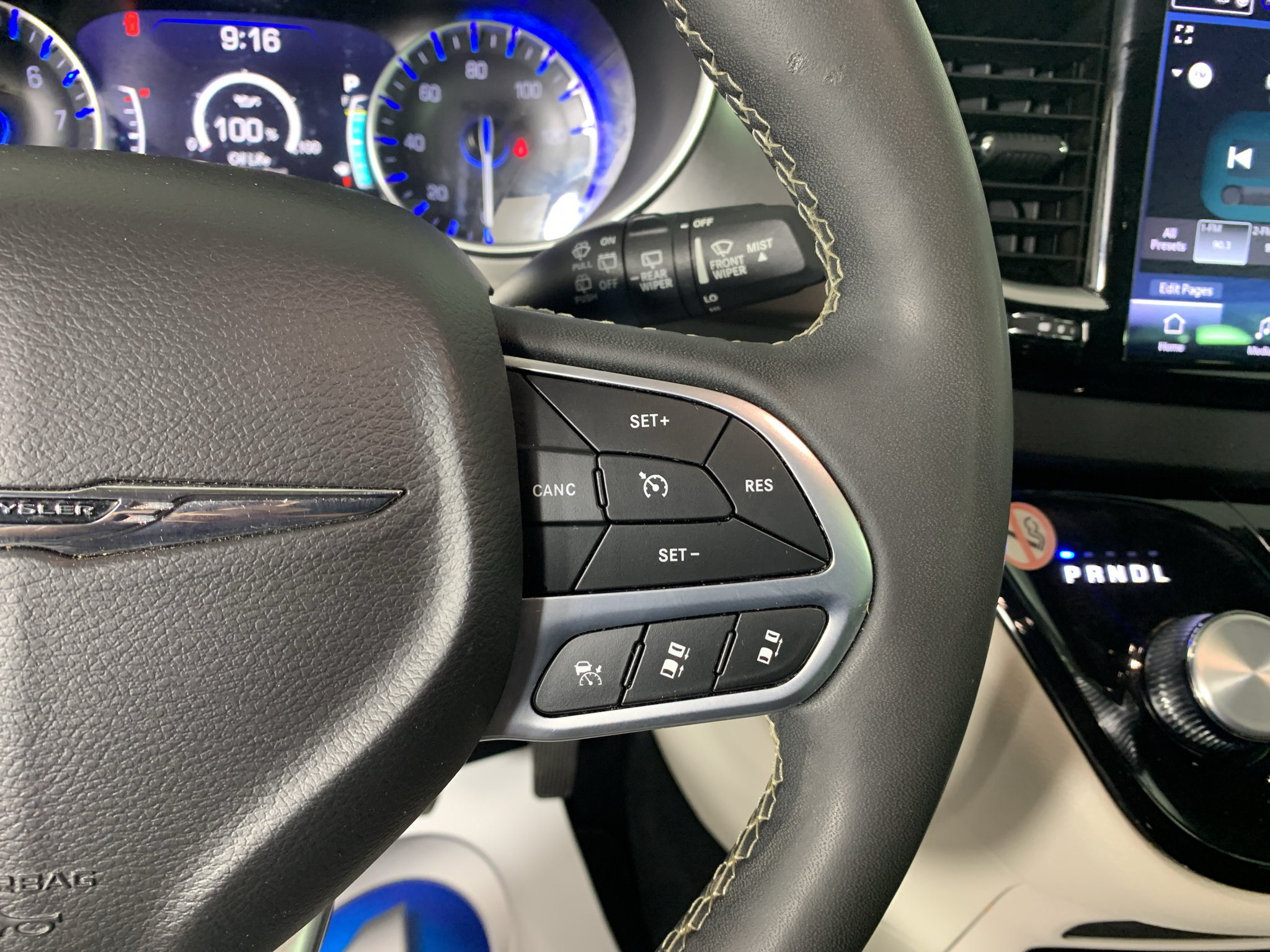 Used 2024 Chrysler Pacifica Touring-L FWD image 18