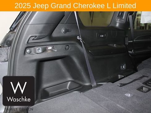 Used 2025 Jeep Grand Cherokee L Limited w/ Trailer Tow Package image 21
