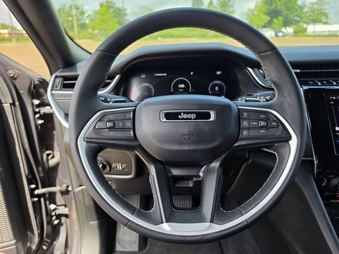 Used 2023 Jeep Grand Cherokee Altitude RWD image 26