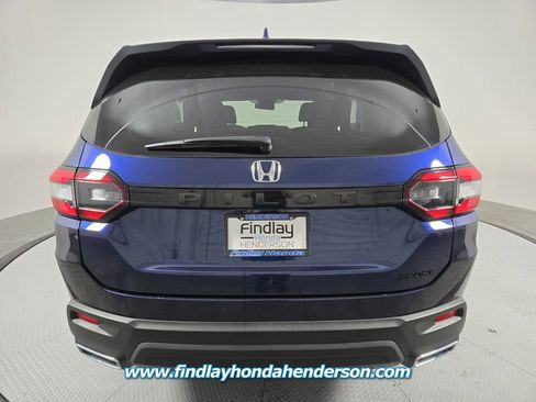 Certified 2025 Honda Pilot Sport image 5