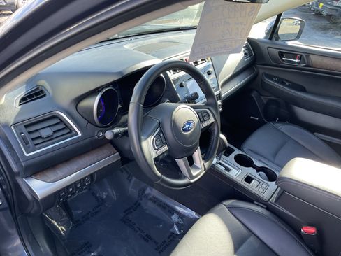 Used 2017 Subaru Outback 3.6R Limited image 13