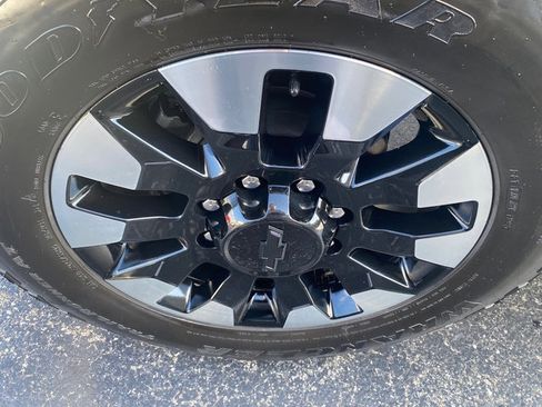 Used 2020 Chevrolet Silverado 2500 Custom w/ Custom Value Package image 36