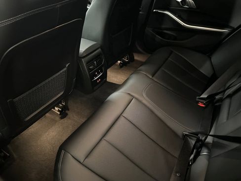 Used 2023 BMW 330i Sedan w/ Premium Package image 4