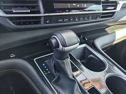 Used 2025 Toyota Sienna XLE Woodland Edition image 14