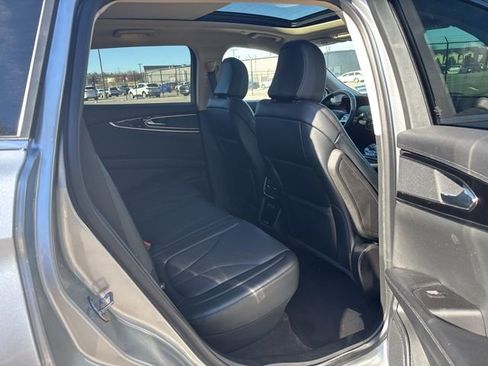 Certified 2023 Lincoln Nautilus Reserve image 10