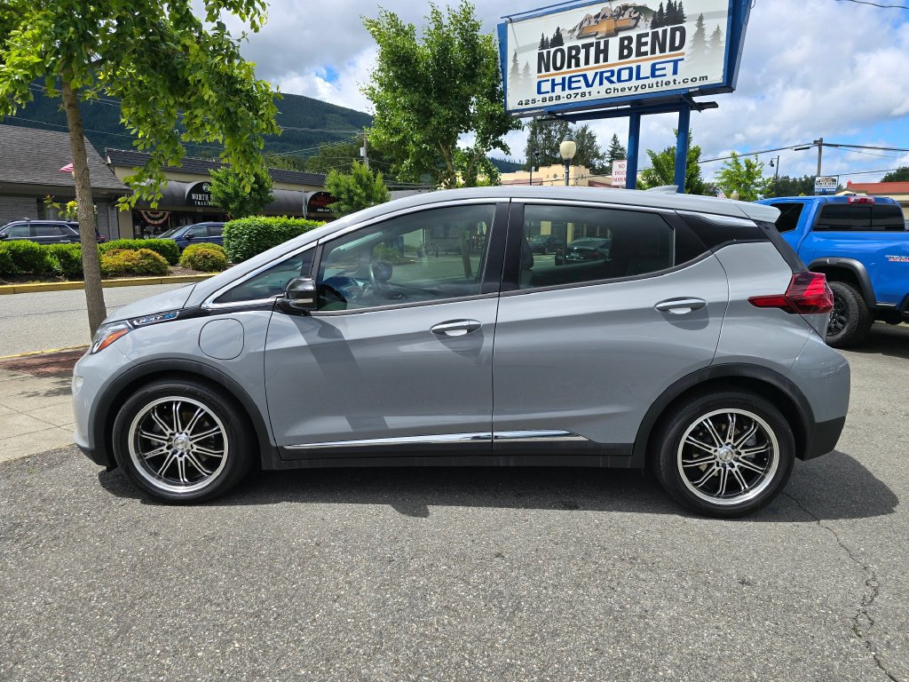 Used 2020 Chevrolet Bolt LT FWD image 8