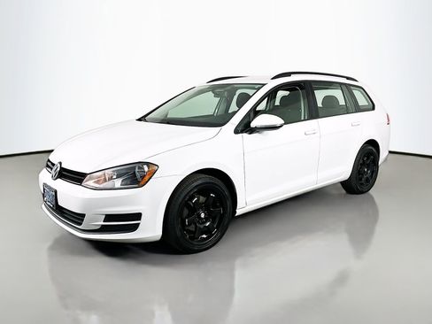 Used 2016 Volkswagen Golf S FWD image 3
