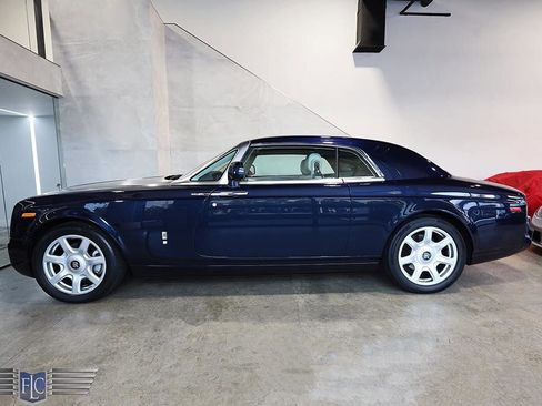 Used 2010 Rolls-Royce Phantom Coupe RWD image 48