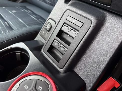 Used 2025 Ford Bronco Heritage Edition AWD/4WD image 32