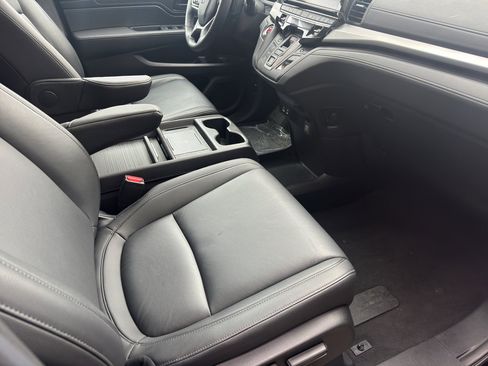Used 2025 Honda Odyssey EX-L image 16