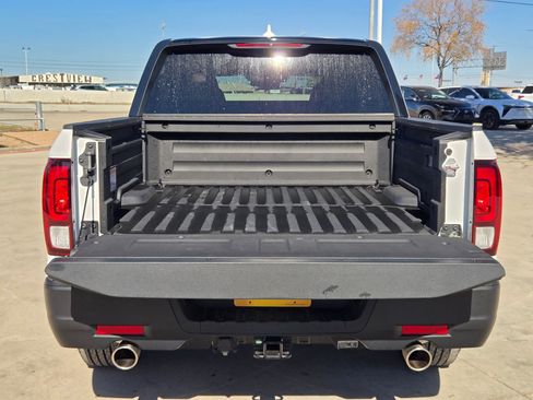 Used 2025 Honda Ridgeline Sport image 28