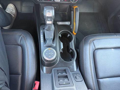 Used 2022 Ford Bronco Badlands AWD/4WD image 24