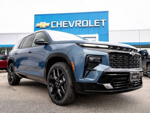 New 2026 Chevrolet Traverse RS w/ LPO, Floor Liner Package AWD/4WD image 1