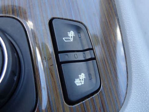 Used 2023 GMC Acadia SLE w/ Driver Convenience Package FWD image 34