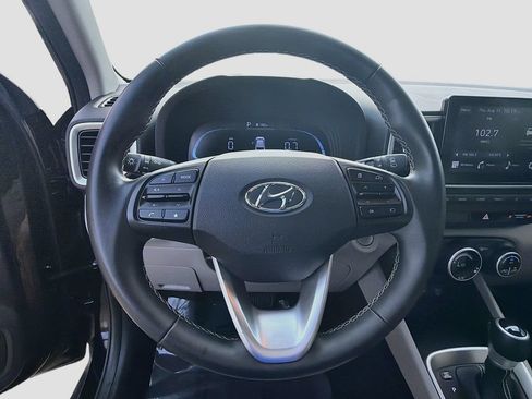 Used 2024 Hyundai Venue SEL FWD image 10