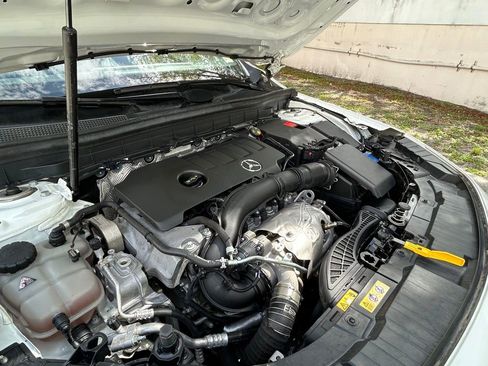 Used 2022 Mercedes-Benz GLB 250 w/ Premium Package Lite image 30