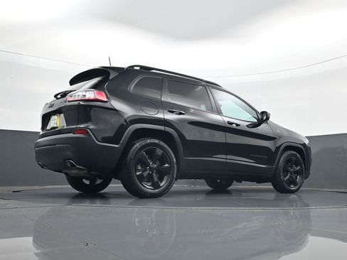 Used 2019 Jeep Cherokee Latitude Plus FWD image 25