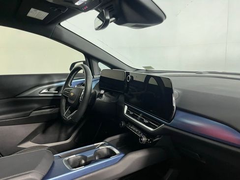 Used 2024 Chevrolet Equinox EV LT image 30