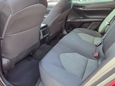 Used 2022 Toyota Camry LE image 10