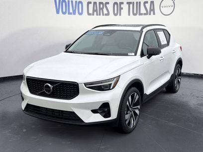 New 2025 Volvo XC40 B5 Ultra w/ Protection Package Premier