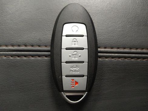 Used 2021 Nissan Altima 2.5 SR w/ SR Premium Package image 32