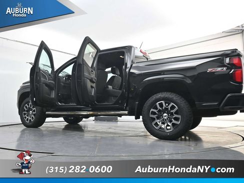 Used 2023 Chevrolet Colorado Z71 w/ Z71 Convenience Package 2 AWD/4WD image 35