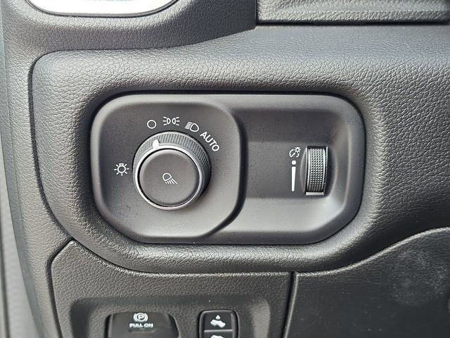 Used 2023 RAM 1500 Laramie AWD/4WD image 33