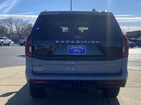 New 2026 Ford Expedition Active image 3