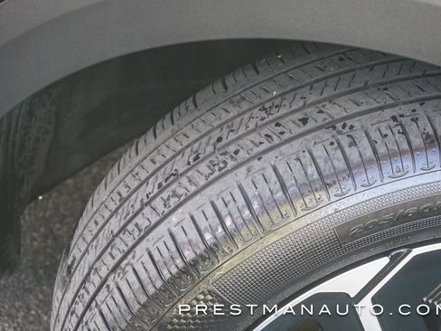 Used 2025 Kia Niro EX image 11