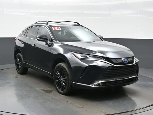 Used 2024 Toyota Venza Nightshade AWD/4WD image 8