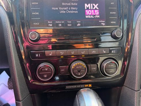 Used 2022 Volkswagen Passat 2.0T SE image 20