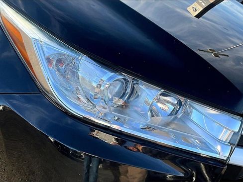 Used 2018 Toyota Highlander XLE image 29