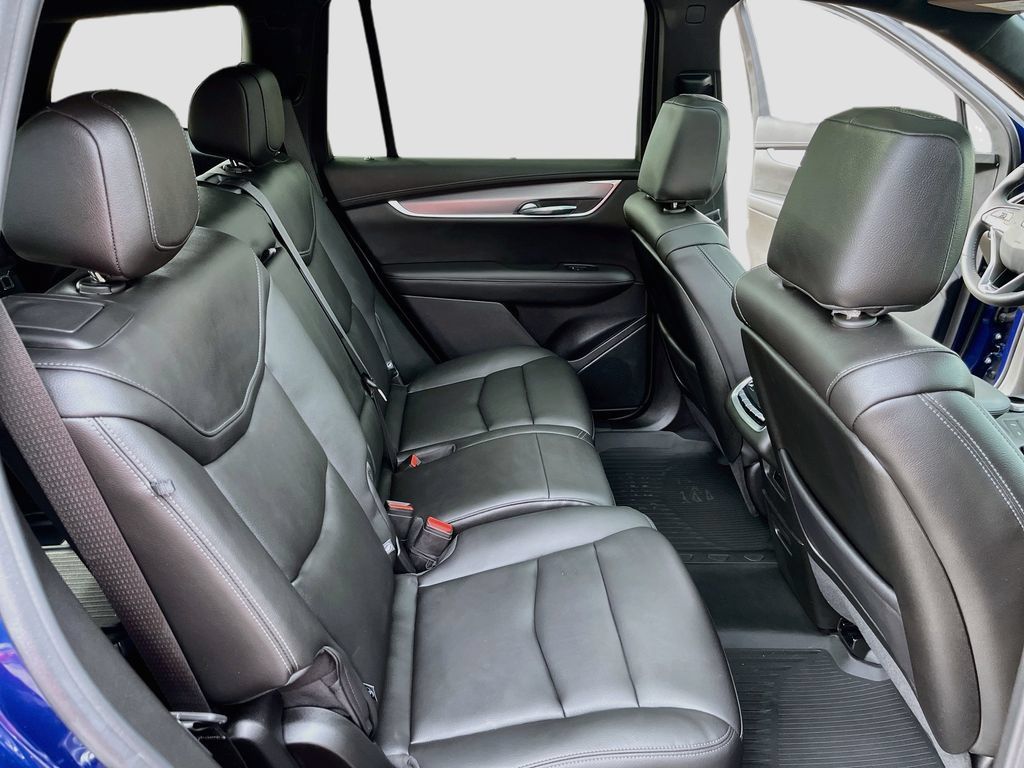 Used 2025 Cadillac XT6 Luxury w/ LPO, Floor Liner Package AWD/4WD image 28