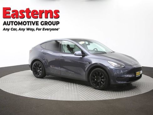 Used 2021 Tesla Model Y Long Range AWD/4WD image 43