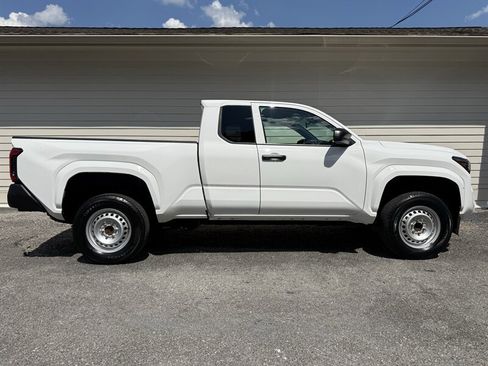 Used 2025 Toyota Tacoma SR RWD image 1