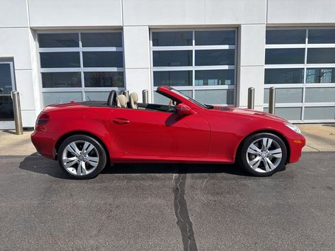 Used 2010 Mercedes-Benz SLK 350 image 3
