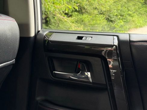 Used 2016 Toyota 4Runner 4WD image 29