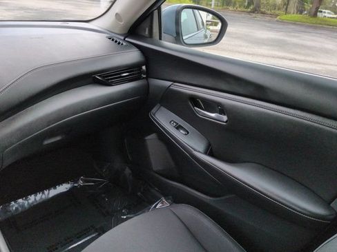 Used 2025 Nissan Sentra SV FWD image 15