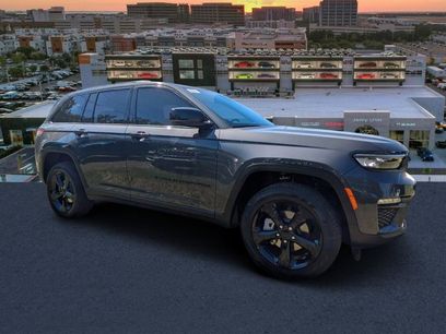 New 2025 Jeep Grand Cherokee Limited w/ Black Appearance Package
