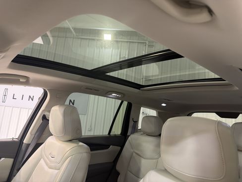 Used 2023 Cadillac XT6 Premium Luxury FWD image 14