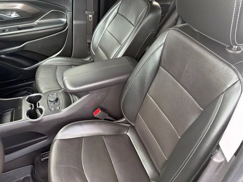 Used 2022 GMC Terrain SLT AWD/4WD image 9