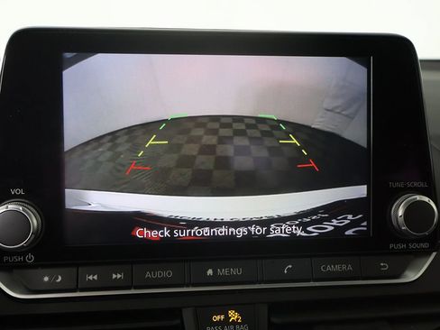 Used 2024 Nissan Altima 2.5 SR FWD image 39