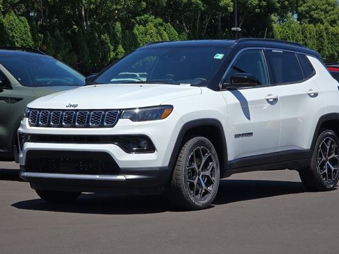 Used 2025 Jeep Compass Limited AWD/4WD image 8