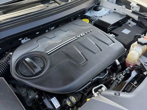 Used 2019 Jeep Cherokee Limited image 46