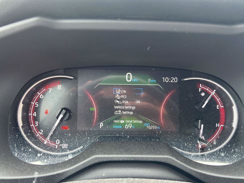 Used 2025 Toyota RAV4 LE AWD/4WD image 5