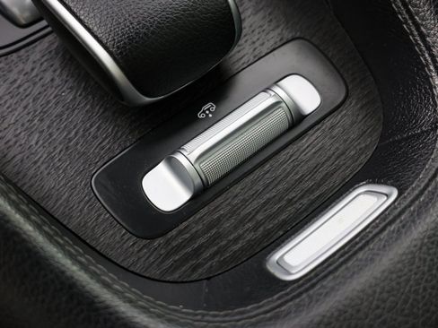 Used 2023 Mercedes-Benz GLS 580 4MATIC image 31