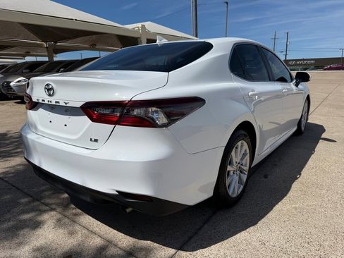 Used 2021 Toyota Camry LE image 7