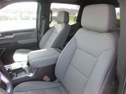 New 2026 GMC Sierra 1500 SLT image 13