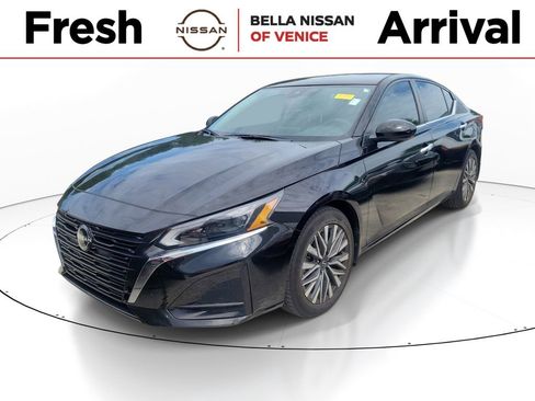 Certified 2023 Nissan Altima 2.5 SV FWD image 1