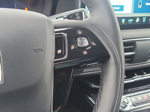 New 2026 Lincoln Corsair Premiere image 14